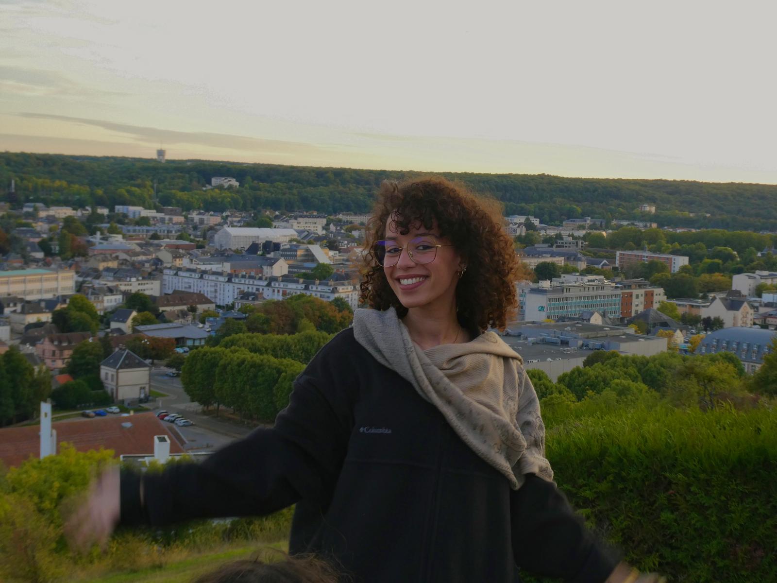 Portrait of Rayane, French tutor at KSchool